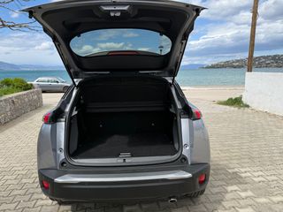 Peugeot 2008 2021 ALLURE PLUS 1,5 130HP-thumb-11