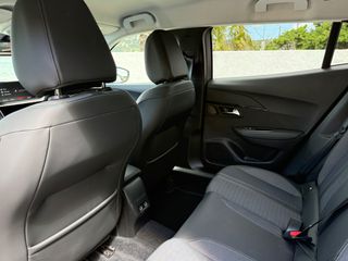 Peugeot 2008 2021 ALLURE PLUS 1,5 130HP-thumb-14