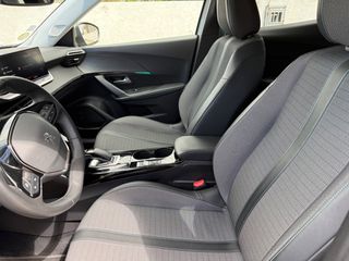 Peugeot 2008 2021 ALLURE PLUS 1,5 130HP-thumb-15