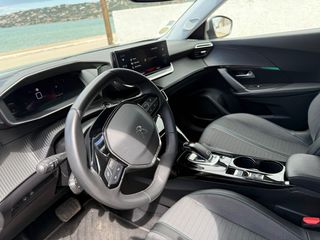 Peugeot 2008 2021 ALLURE PLUS 1,5 130HP-thumb-16