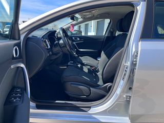 Kia Ceed / cee'd 2022 Vision 1.6 CRDi Mild Hybrid 48V (MHEV)-thumb-29