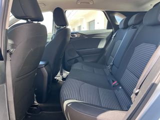 Kia Ceed / cee'd 2022 Vision 1.6 CRDi Mild Hybrid 48V (MHEV)-thumb-32