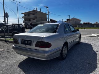 Mercedes-Benz E 270 2002-thumb-4