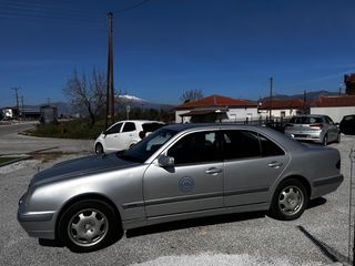 Mercedes-Benz E 270 2002-thumb-7