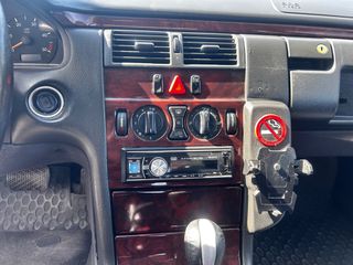 Mercedes-Benz E 270 2002-thumb-11