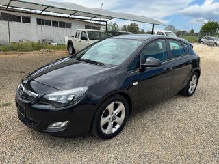 Opel Astra 2012