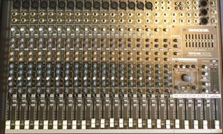 Mackie CFX 20 MK II-thumb-1