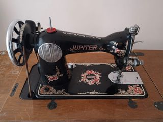 Ραπτομηχανή Jupiter vintage 80 ετών, συλλεκτικό κομμάτι