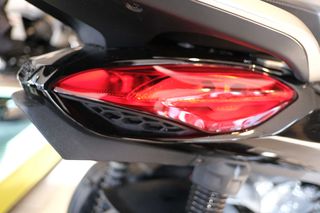 Piaggio Beverly 400 2025 BEVERLY 400 HPE-thumb-11