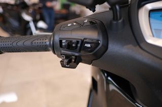 Piaggio Beverly 400 2025 BEVERLY 400 HPE-thumb-16