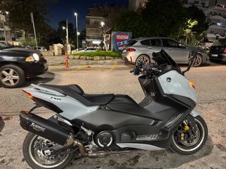 Akrapovic tmax 560