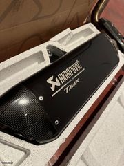 Akrapovic tmax 560