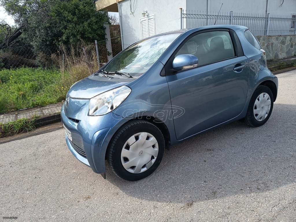 Toyota iQ 2011