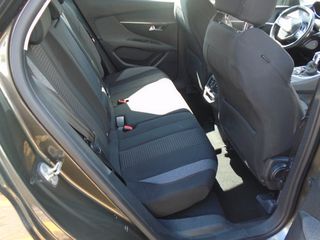 Peugeot 3008 2019 1.5 BLUEHDI 130 ALLURE EAT8-thumb-21