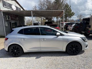 Renault Megane 2020 1.5 DCI DIESEL Ambient Light-thumb-5