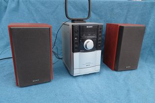 SONY CMT-EH10 MICRO HIFI. CD/CD-R/CD-RW. FM/AM tuner με RDS, αναπαραγωγή CD με MP3 αρχεία.