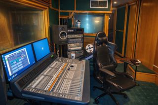 Πωλείται Επαγγελματικό Recording Studio – Λαμπρινή / Άνω Πατήσια