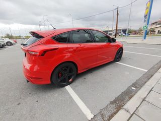 Ford Focus 2016 St Line-thumb-5