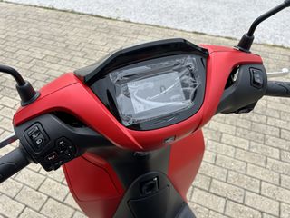 Honda SH 150i 2026 Sporty STB MAT PEARL DIASPRO RED-thumb-9