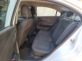 Chevrolet Aveo 2014 1.4 LT-thumb-8