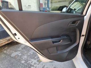 Chevrolet Aveo 2014 1.4 LT-thumb-9