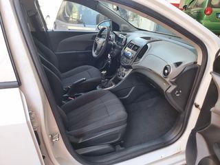 Chevrolet Aveo 2014 1.4 LT-thumb-10