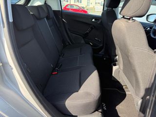 Peugeot 208 2016 active-thumb-13