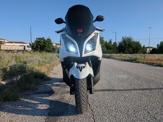 Kymco Downtown 300i 2011