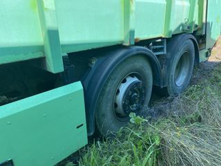 Απορριμματοφόρο Mercedes-Benz 2002 Atego 2528-thumb-1