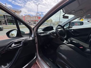 Peugeot 208 2016 1.2 VTi Active-thumb-2