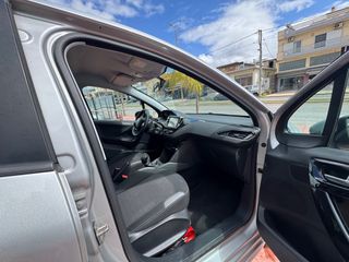 Peugeot 208 2016 1.2 VTi Active-thumb-10