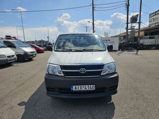 Toyota Hiace 2012