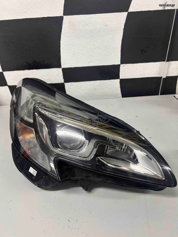 OPEL CORSA E 15-19 ΦΑΝΑΡΙ ΕΜΠΡΟΣ ΔΕΞΙΑ 39068628RH ΣΠΑΣΜΕΝΕΣ ΔΥΟ ΒΑΣΕΙΣ (ΒΙ-ΧΕΝΟΝ)