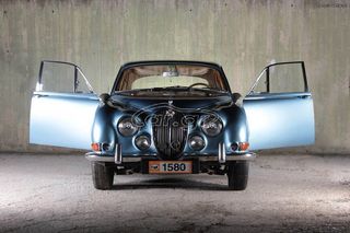 Jaguar S-Type 1966-thumb-5