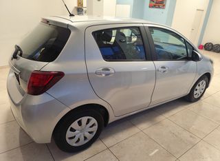 Toyota Yaris 2016-thumb-6