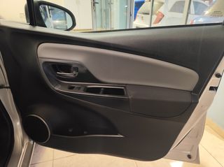 Toyota Yaris 2016-thumb-7