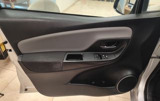 Toyota Yaris 2016-thumb-9