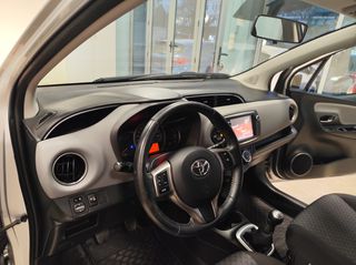 Toyota Yaris 2016-thumb-10
