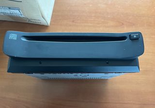Radio CD Primera P12. 28185 AV800