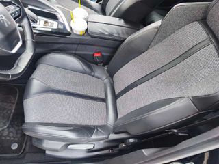 Peugeot 3008 2018-thumb-9