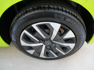 Peugeot 208 2025 1.2 PURETECH STYLE-thumb-36