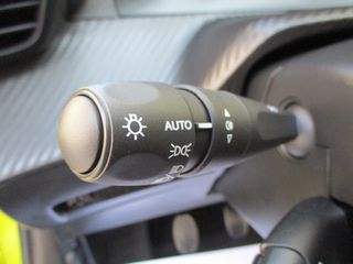 Peugeot 208 2025 1.2 PURETECH STYLE-thumb-13