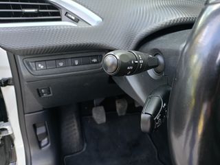 Peugeot 2008 2015 ALLURE PLUS PANORAMA-thumb-14