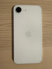 iPhone 16e-thumb-2