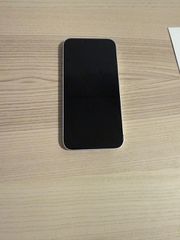 iPhone 16e-thumb-3