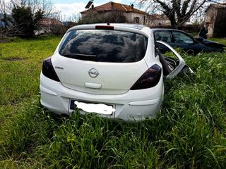 Opel Corsa 2011 colour edition