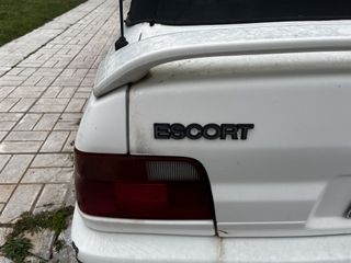 Ford Escort 1992-thumb-1