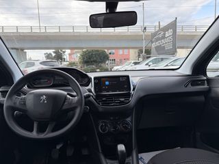 Peugeot 208 2017-thumb-8