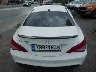 Mercedes-Benz GLA 180 2017 DIESEL-thumb-4