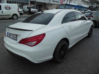 Mercedes-Benz GLA 180 2017 DIESEL-thumb-5